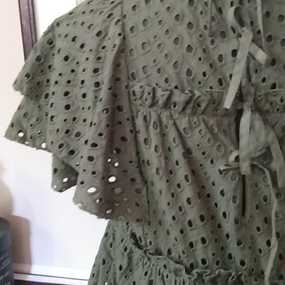 Dress - Picture 6 of 9